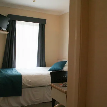 The Bay Bed & Breakfast 2*