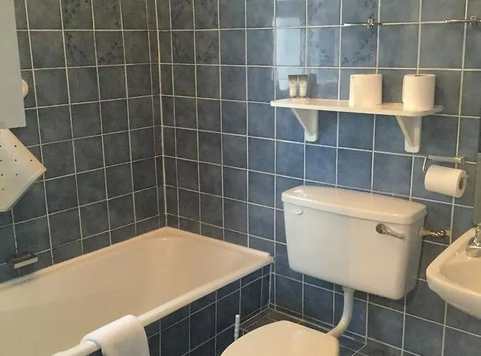 The Bay Nocleg ze śniadaniem 2*