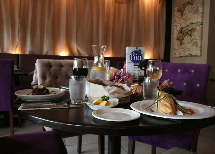 The Bay Couette-café